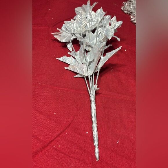 🎄❤️🎄 Silver Poinsettia & Christmas Floral Picks Christmas Tree Wreath Decoration - Picture 7 of 9